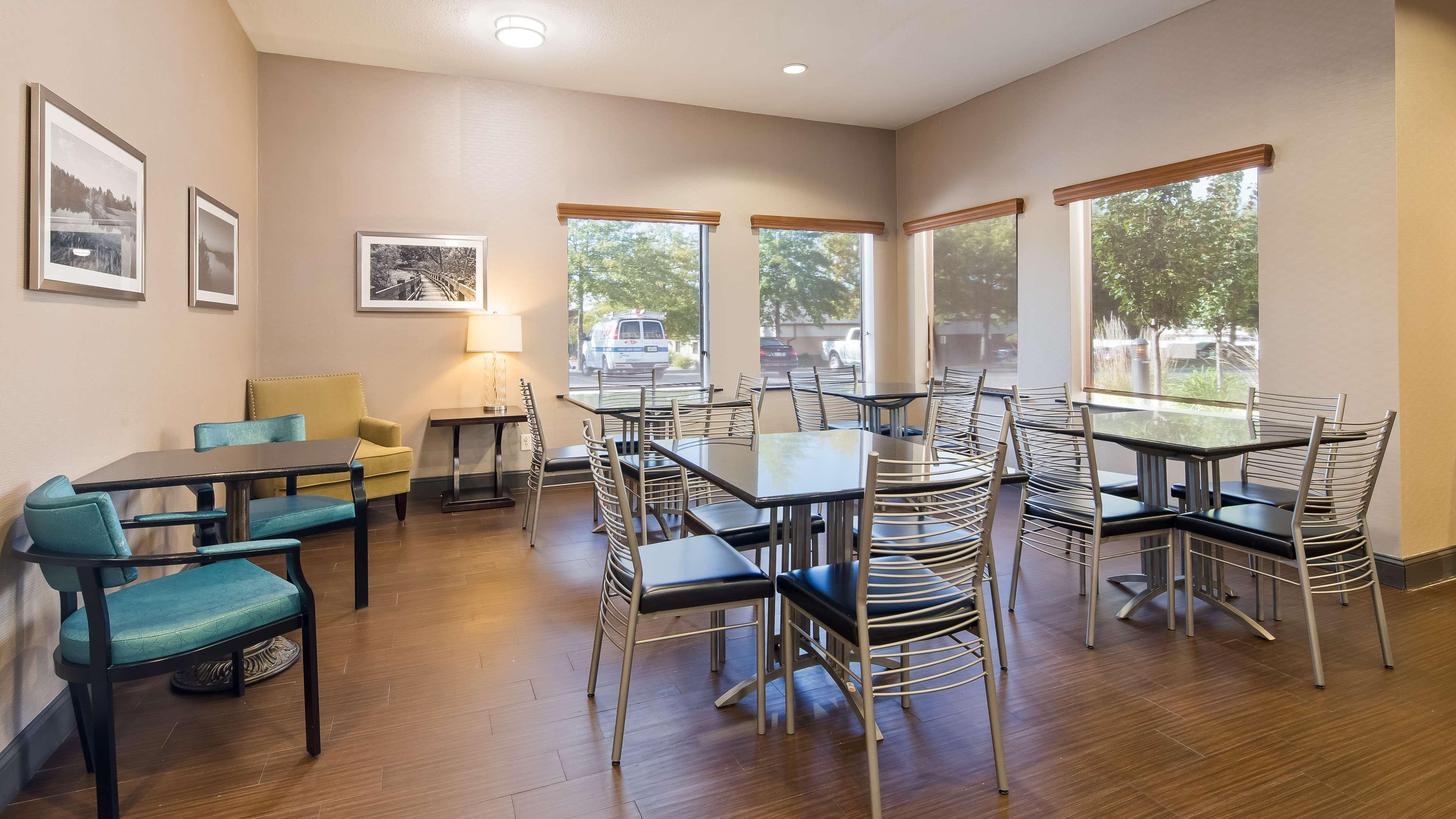 Best Western Plus Lee'S Summit Hotel & Suites Esterno foto
